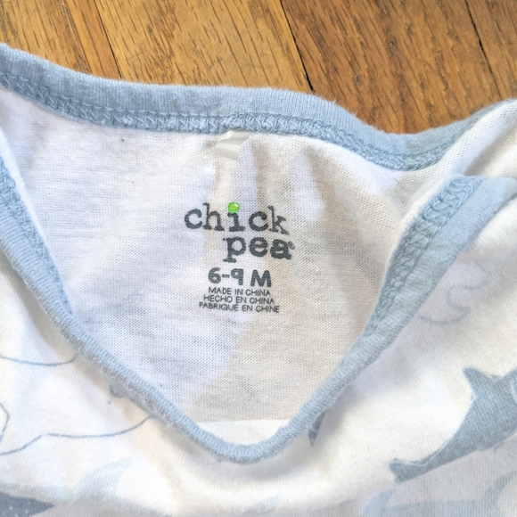 Four Piece 6-9 M - Picture 4 of 4